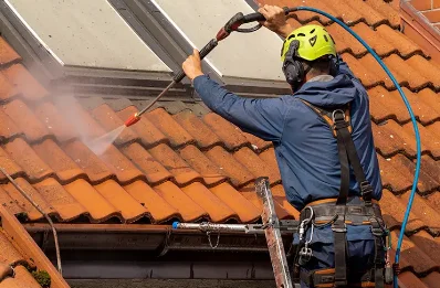 Démoussage et hydrofuge de toiture à Rougefay