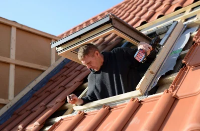 Pose de fenêtres de toit Velux à Rougefay